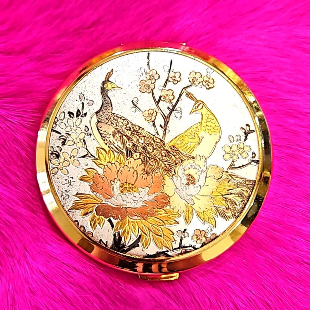 Vtg JAPANESE CHOKIN ART COMPACT MIRROR W/NEW POWDER PUFF PEACOCKS NEVER USED